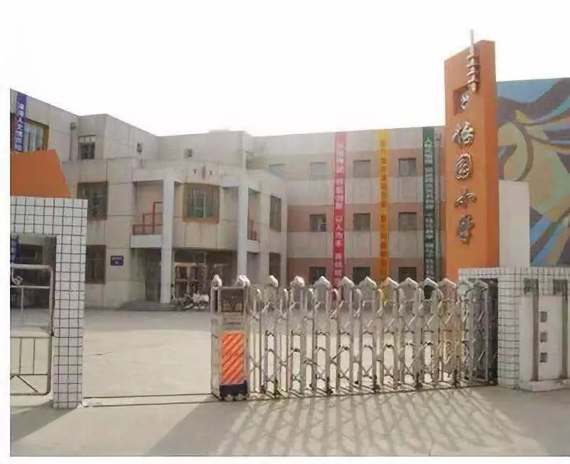 在爲選什麽款式的課桌椅發愁？看廣州怡園小學的